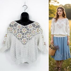 Vintage Handmade Floral Embroidered Knit Sweater Blouse White